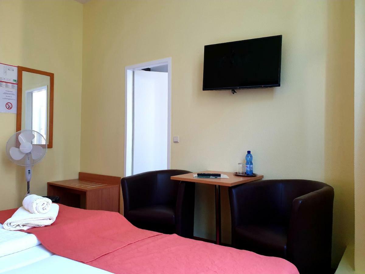 Hotel Pension Fischer Am Kudamm - Berlin — Photos 3